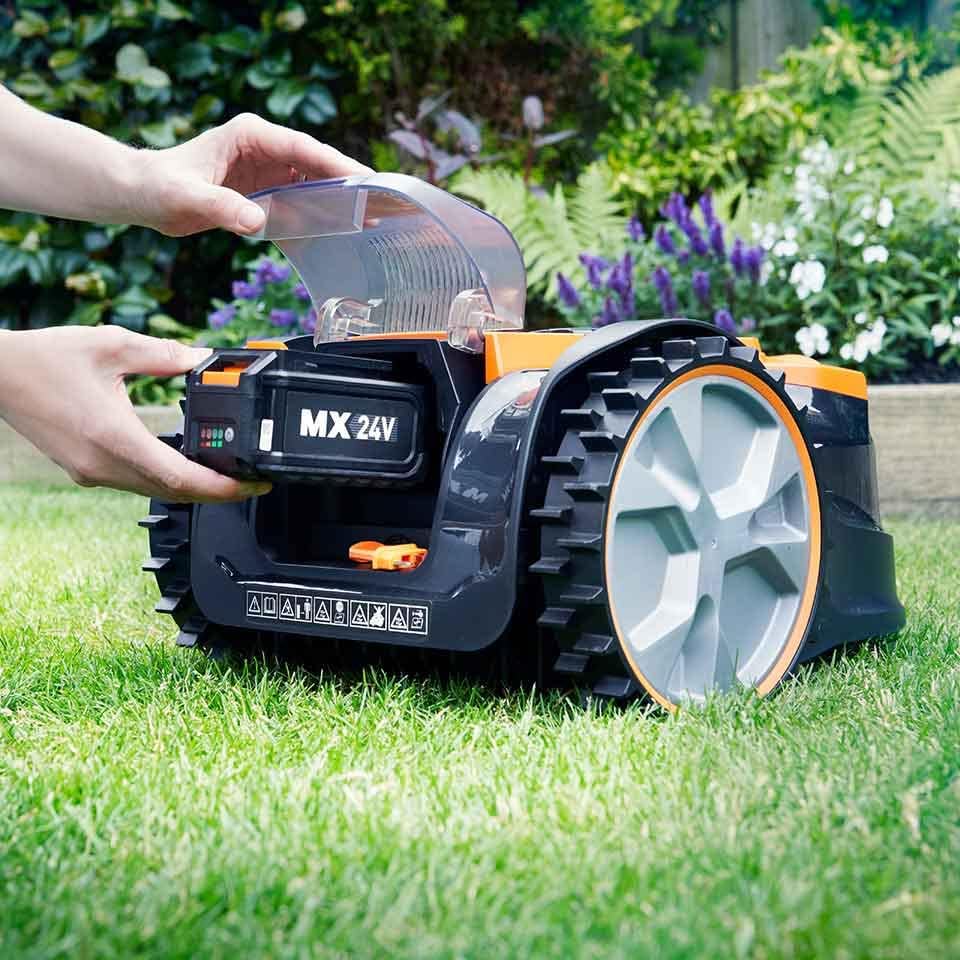 LawnMaster VBRM16 Mähroboter für geeignet für bis zu 100 qm-Selbstfahrender Rasenmäher Roboter mit MX 24V 4.0Ah Lithium-Ionen Akku Ohne Kabel